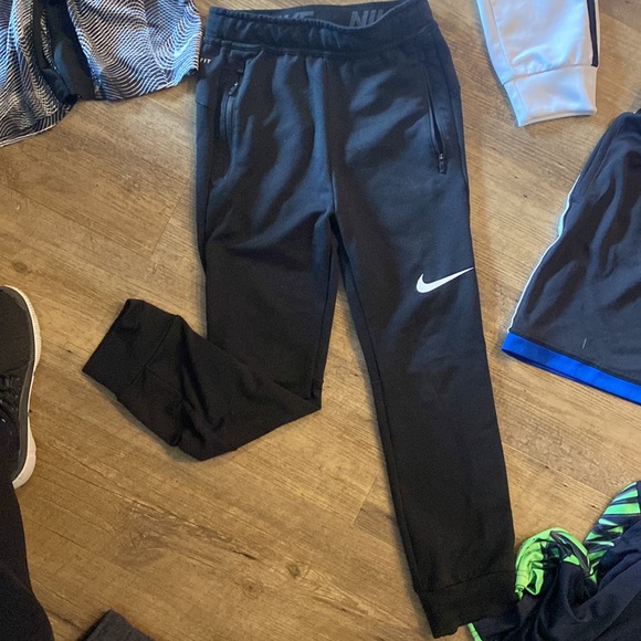 Nike pants, adidas pants, Nike shorts, off brand 3 pairs of shorts, under armor - Picture 4 of 9